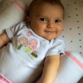 Engraçado que @carlaparedes me preparou tão bem dividindo as tarefas do Arthur comigo que eu ganhei muita segurança pra lidar com bebês. Meu afilhado foi ( é e será sempre) uma escola pra mim. Sei todas as musicas da galinha pintadinha, faço 99% das tarefas e descobri que as melhores coisas estão nos sorrisos e abraços mais simples. Ele mora longe e eu morro de saudade, mas pra minha sorte e benção eu tenho uma sobrinha linda, que vai ALEGRAR minha família daqui para o resto da vida! Não tem como não se apaixonar por Olivia, hoje dediquei parte da tarde pra ela! 🌟Achei que cairia de amores por volta dos 3 meses, mas aconteceu desde o primeiro dia! A única bebe menina da minha vida! ❤️ tenho varias amigas (e amigo) grávidas e todo mundo está esperando meninos! Ao que tudo indica terei vários rapazes na minha vida e apenas uma Óli pra acompanhar os aspectos do feminino! 🌸 Foi presente divino passar a tarde com vocês @analuneri e @carolthiesen! <via Jô> Engraçado que @carlaparedes me preparou tão bem dividindo as tarefas do Arthur comigo que eu ganhei muita segurança pra lidar com bebês. Meu afilhado foi ( é e será sempre) uma escola pra mim. Sei todas as musicas da galinha pintadinha, faço 99% das tarefas e descobri que as melhores coisas estão nos sorrisos e abraços mais simples. Ele mora longe e eu morro de saudade, mas pra minha sorte e benção eu tenho uma sobrinha linda, que vai ALEGRAR minha família daqui para o resto da vida! Não tem como não se apaixonar por Olivia, hoje dediquei parte da tarde pra ela! 🌟Achei que cairia de amores por volta dos 3 meses, mas aconteceu desde o primeiro dia! A única bebe menina da minha vida! ❤️ tenho varias amigas (e amigo) grávidas e todo mundo está esperando meninos! Ao que tudo indica terei vários rapazes na minha vida e apenas uma Óli pra acompanhar os aspectos do feminino! 🌸 Foi presente divino passar a tarde com vocês @analuneri e @carolthiesen! <via Jô>