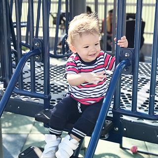 Mais um dia de parquinho ❤️ e não dá nem pra postar a foto na hora porque se eu me distraio no celular, lá está ele escalando alguma coisa que parece ser perigosa para alguém do tamanho dele. 🤷🏼♀️ #maternidadereal #arthurppr < via Cá > Mais um dia de parquinho ❤️ e não dá nem pra postar a foto na hora porque se eu me distraio no celular, lá está ele escalando alguma coisa que parece ser perigosa para alguém do tamanho dele. 🤷🏼♀️ #maternidadereal #arthurppr < via Cá >