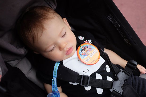 Hora da soneca, que hora mais feliz. Ele quase sempre chegava no parque dormindo e essa era a única soneca do dia